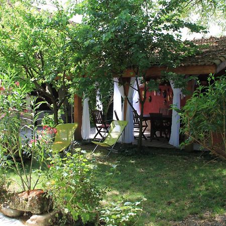 Saint-Paul-lès-Romans Les Pascals Bed & Breakfast エクステリア 写真